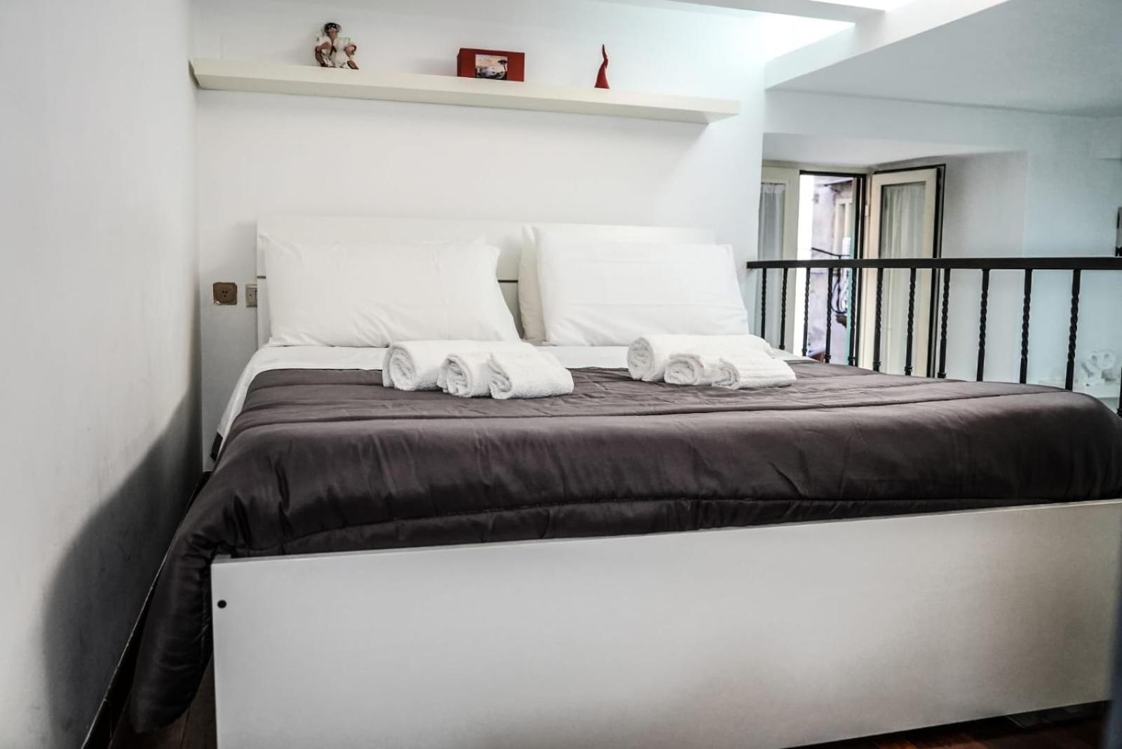 Casa Vacanza La Spagnola Νάπολη Εξωτερικό φωτογραφία