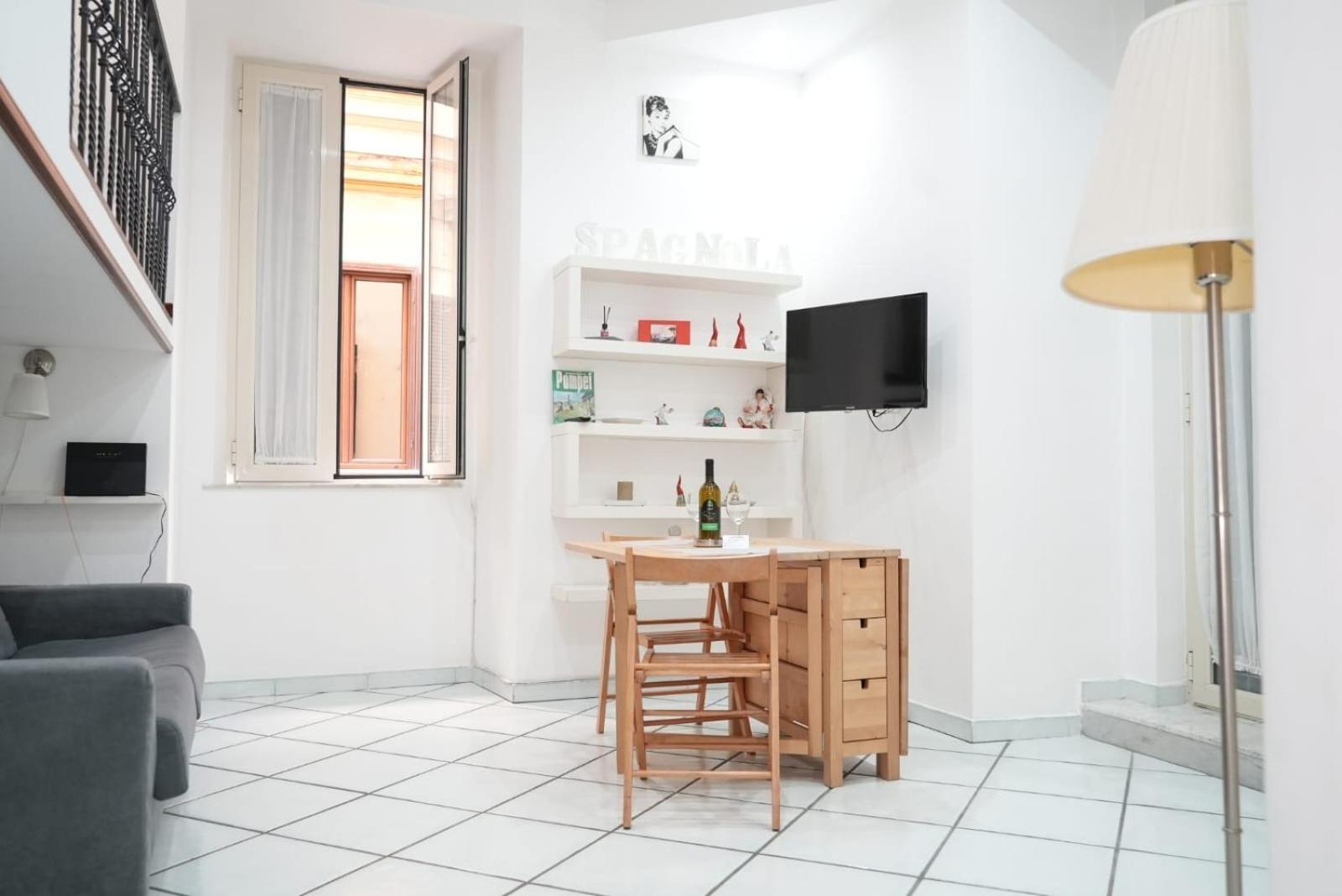 Casa Vacanza La Spagnola Νάπολη Εξωτερικό φωτογραφία