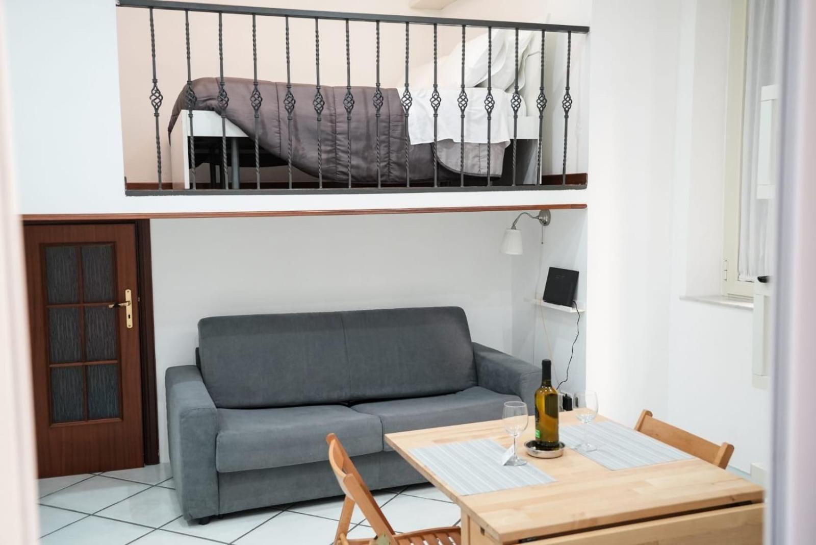 Casa Vacanza La Spagnola Νάπολη Εξωτερικό φωτογραφία